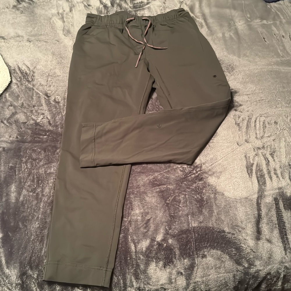 Lululemon pants in dark green